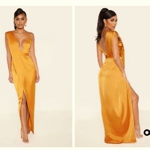 Yellow maxi dress - pretty little thing CMF5177
